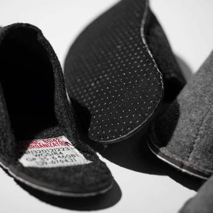 JAPANESE SLIPPERS: Light Gray