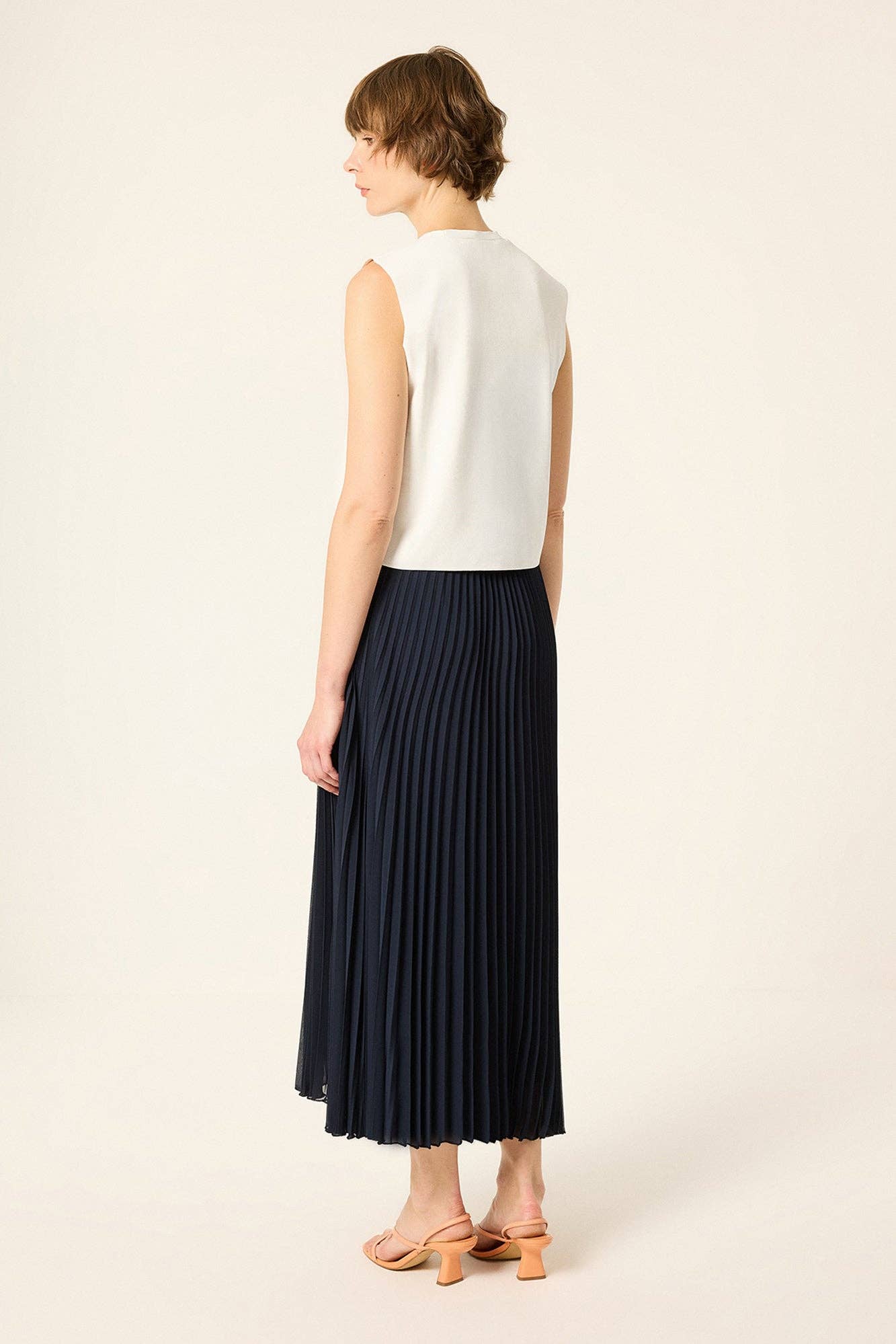 Alice Button-Front Knit Vest: White