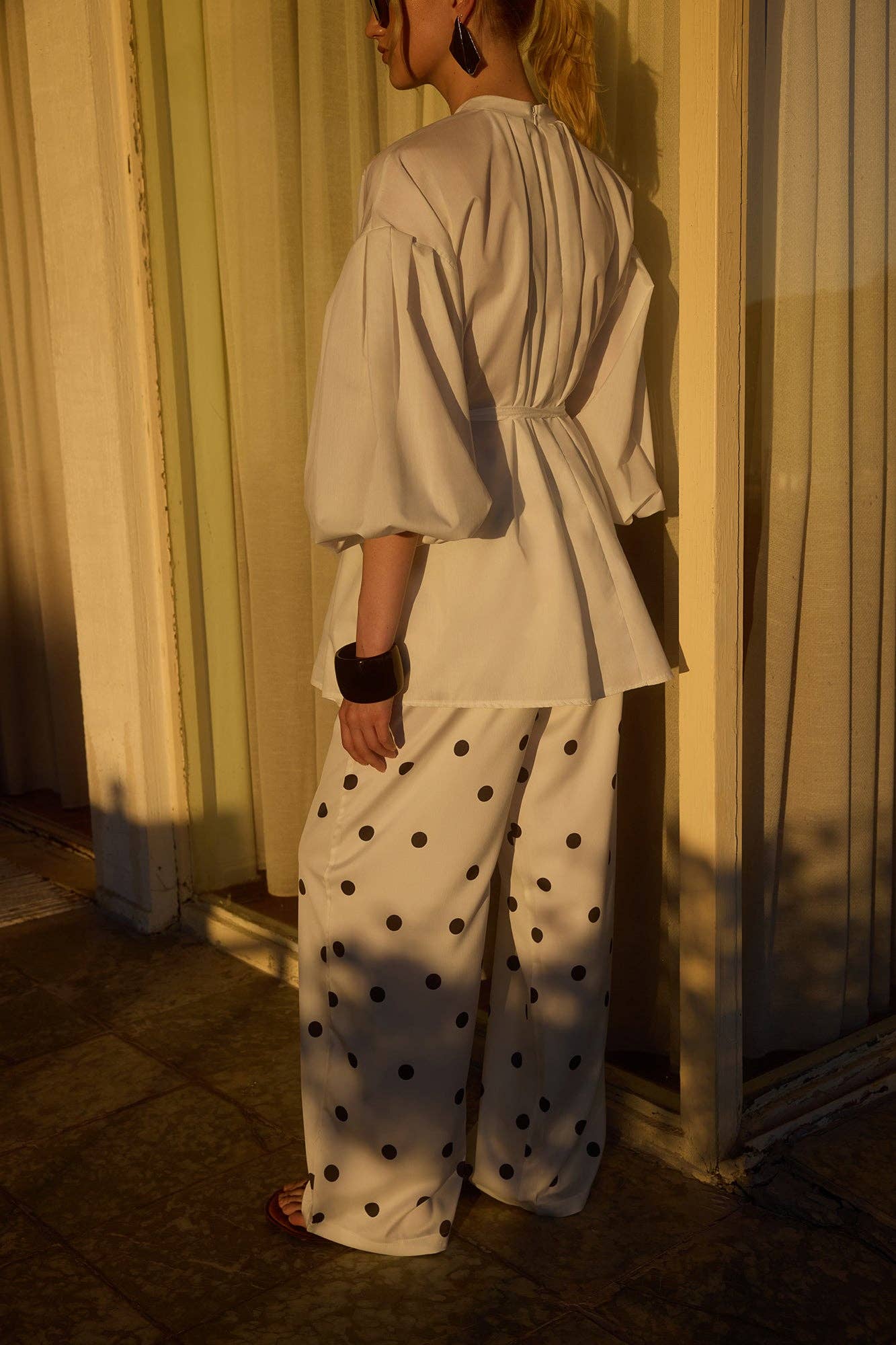 Hector: Belted Pleated Neck Balloon Sleeve Tunic: Ecru / One Size