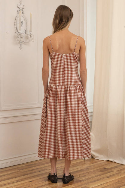 Gingham Sweetheart Midi Dress: WARM BROWN GINGHAM