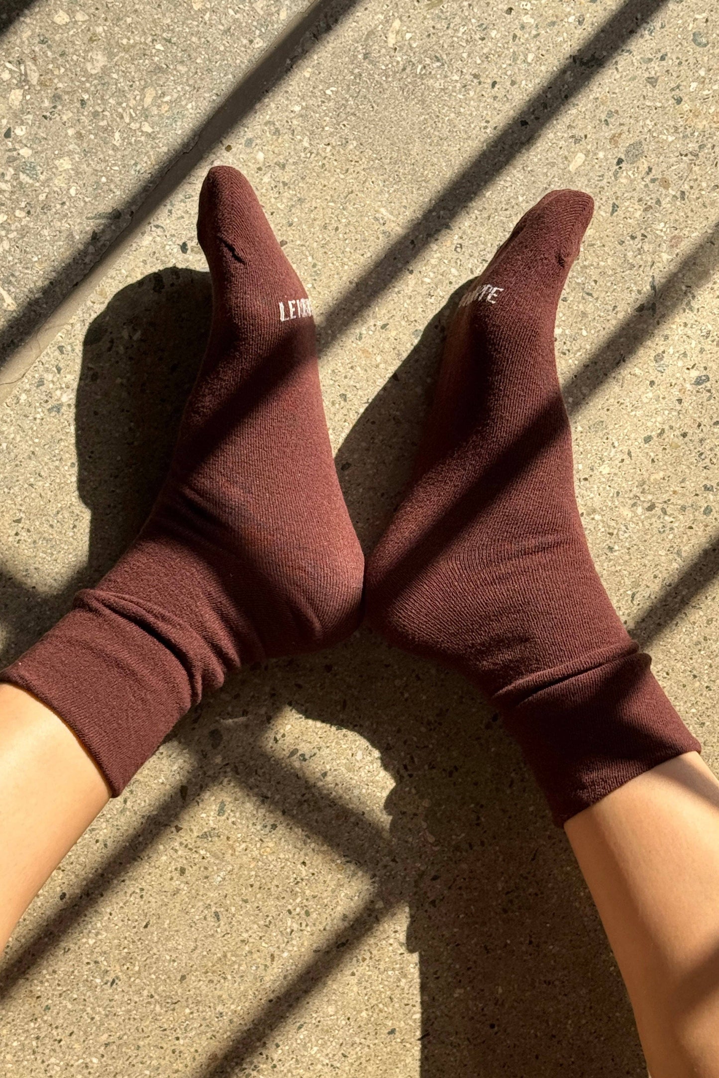 Breezy Sneaker Socks: Dark Cacao