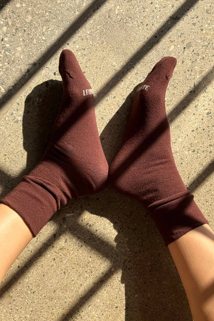 Breezy Sneaker Socks: Dark Cacao