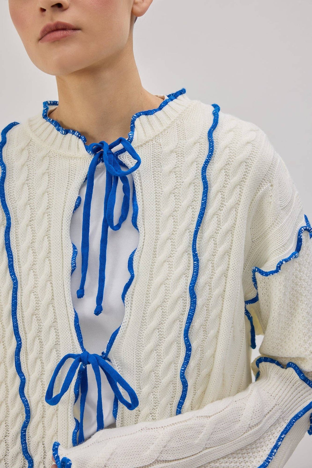 Contrast Trim Knit Cardigan with Tie Front – Statement Cable: Ecru