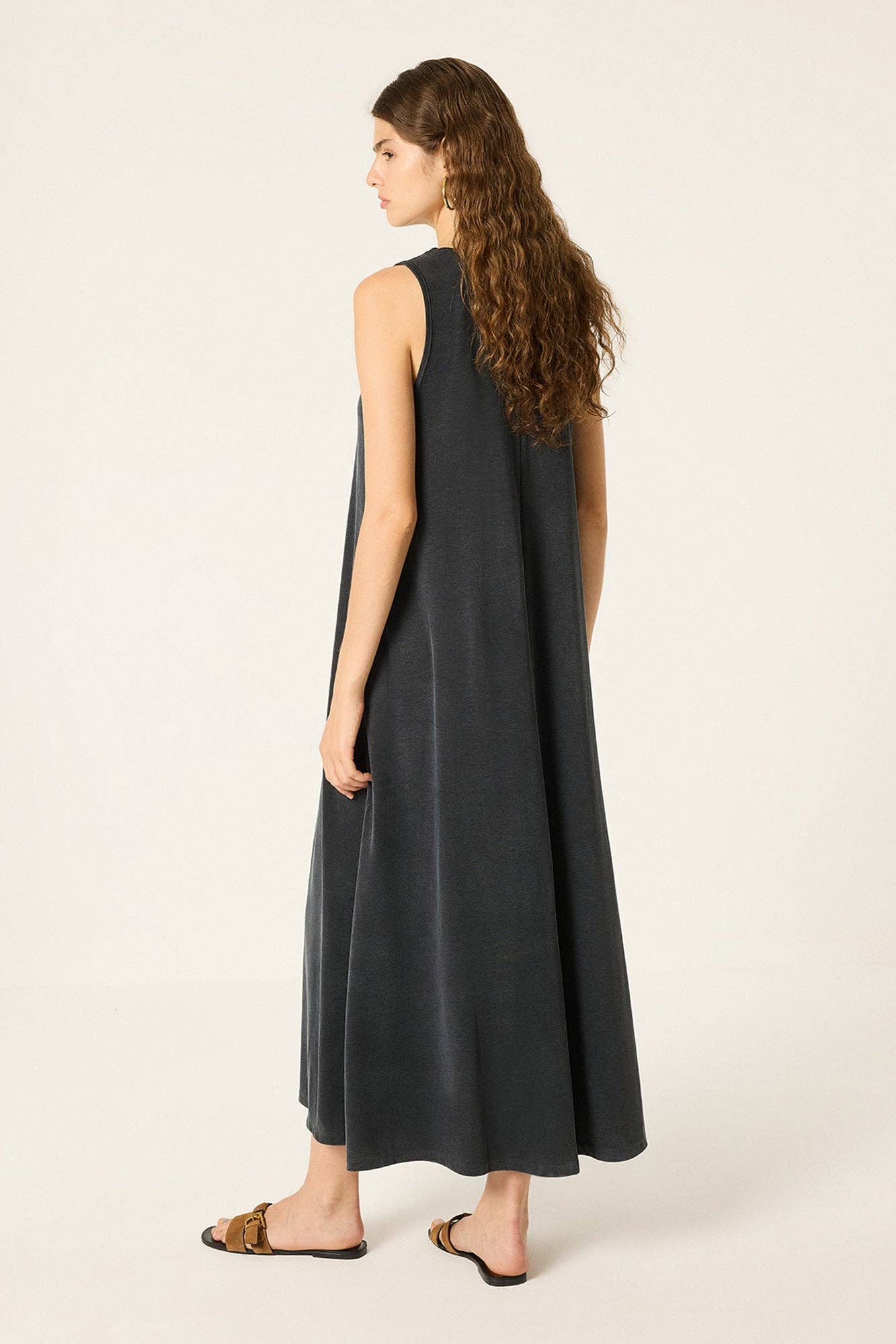 Cecillia Sleeveless Maxi Dress in Anthracite