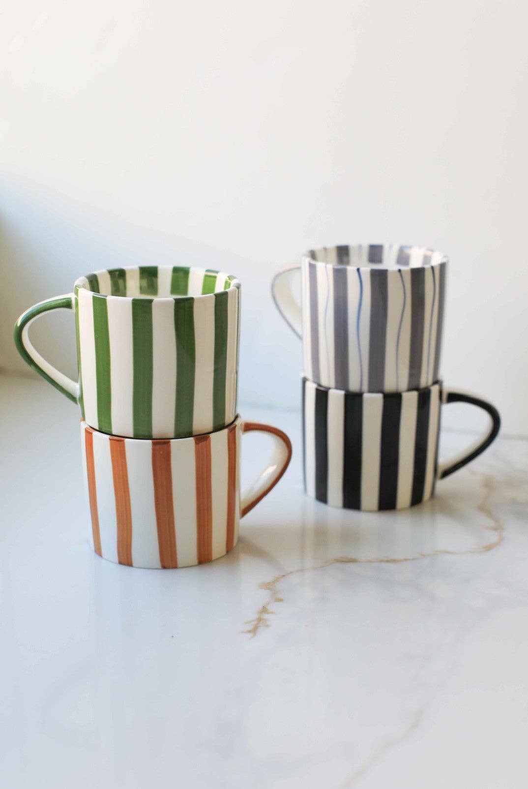 Simple Striped Mugs: Black