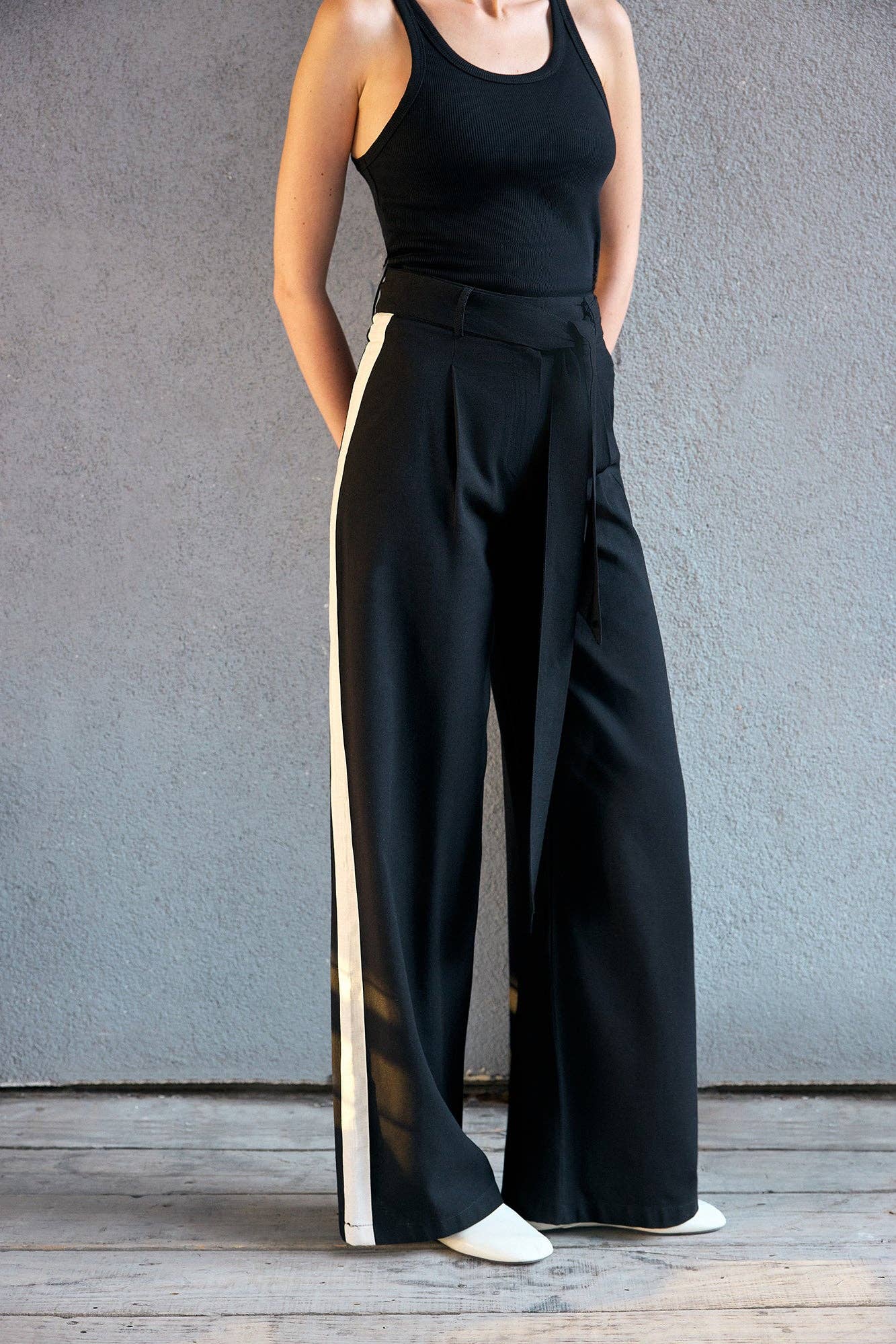 Shira: Linen Blend Wide-Leg Trousers: Black