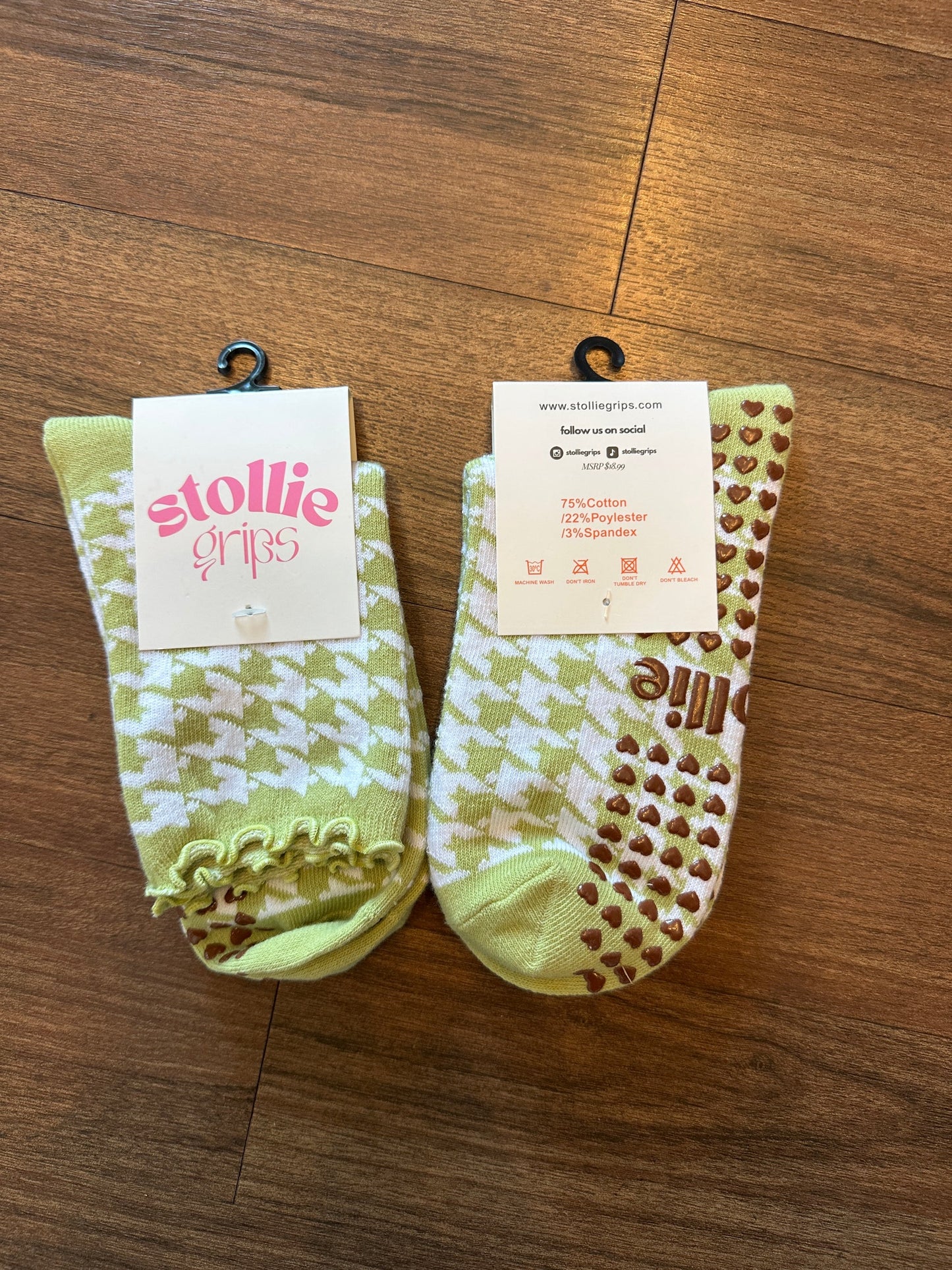 PILATES GRIP CREW SOCK | GREEN HOUNDSTOOTH