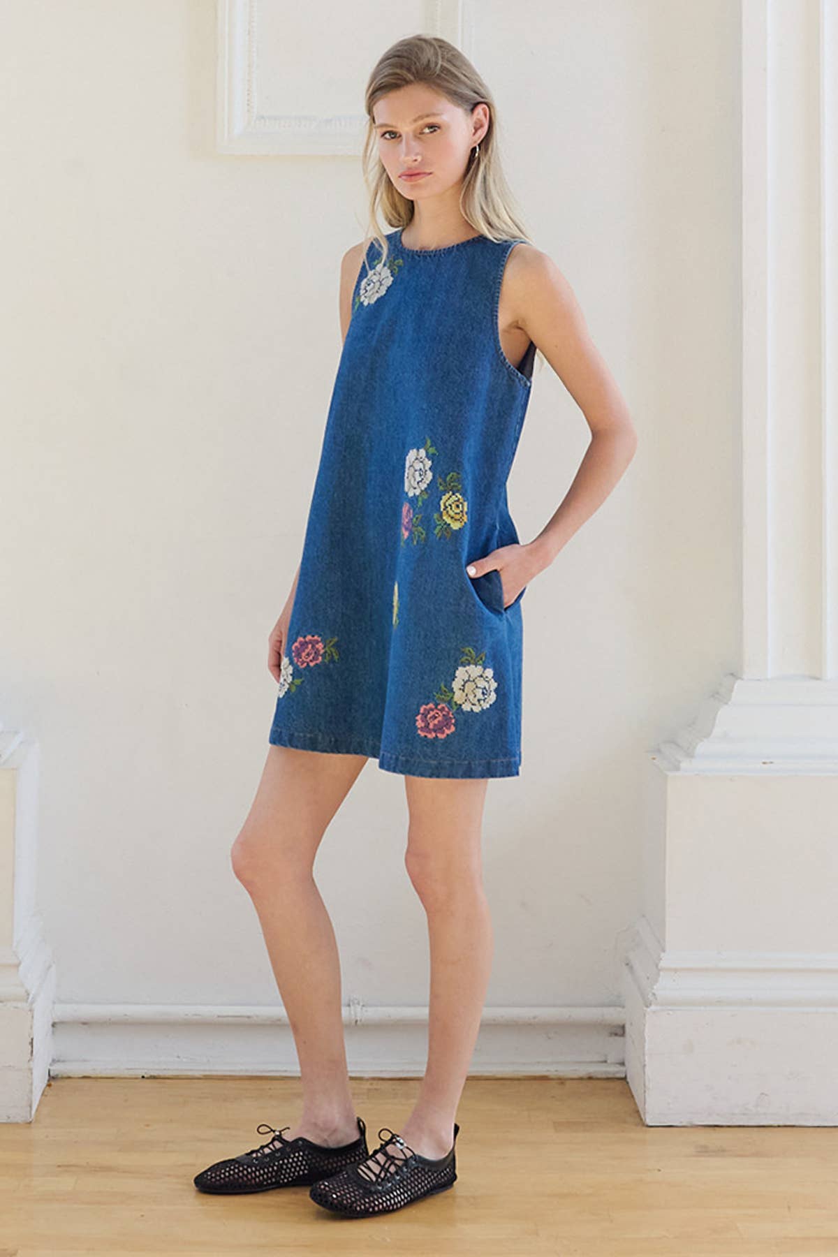 Floral Embroidered Denim Sleeveless Dress: DENIM