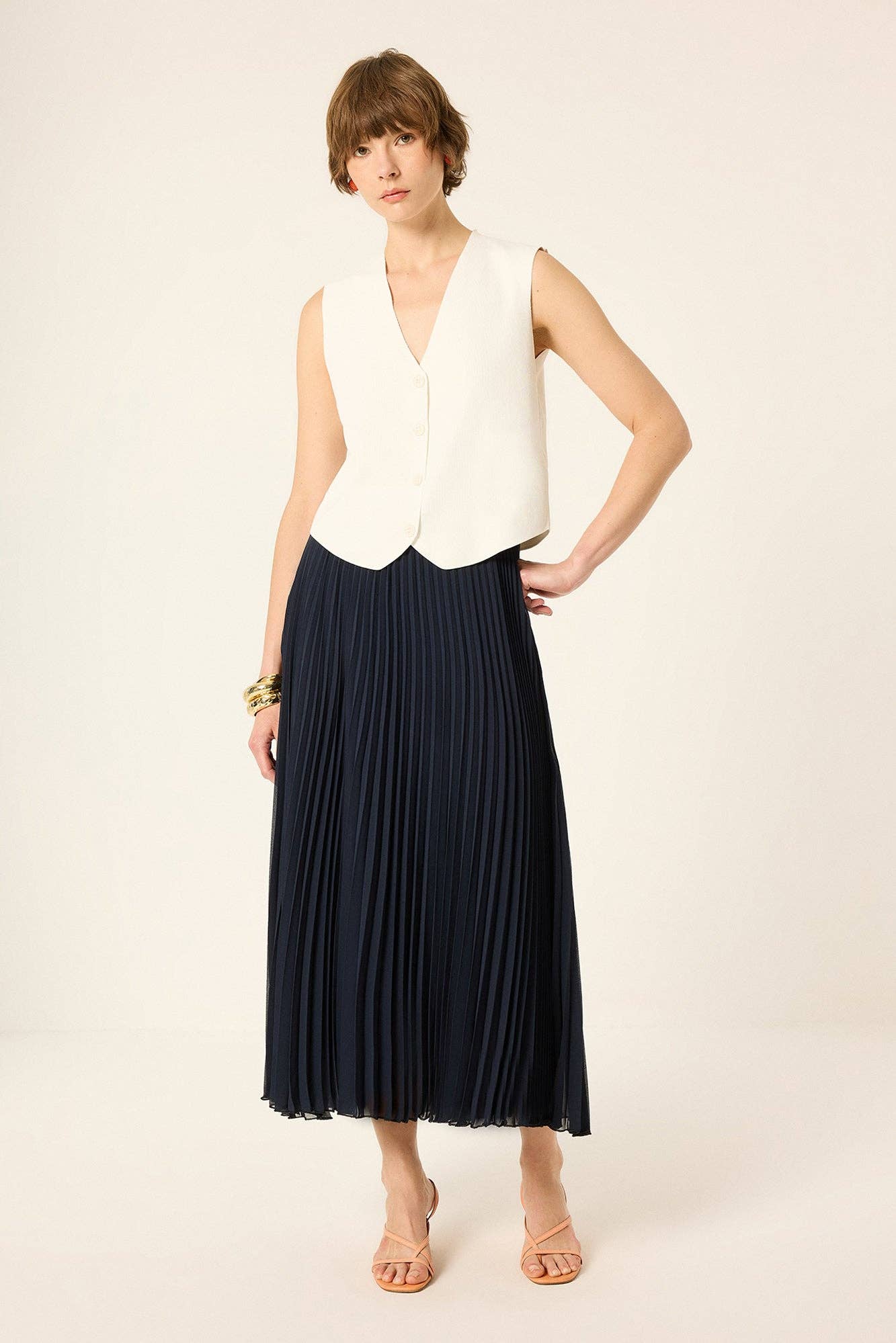 Alice Button-Front Knit Vest: White