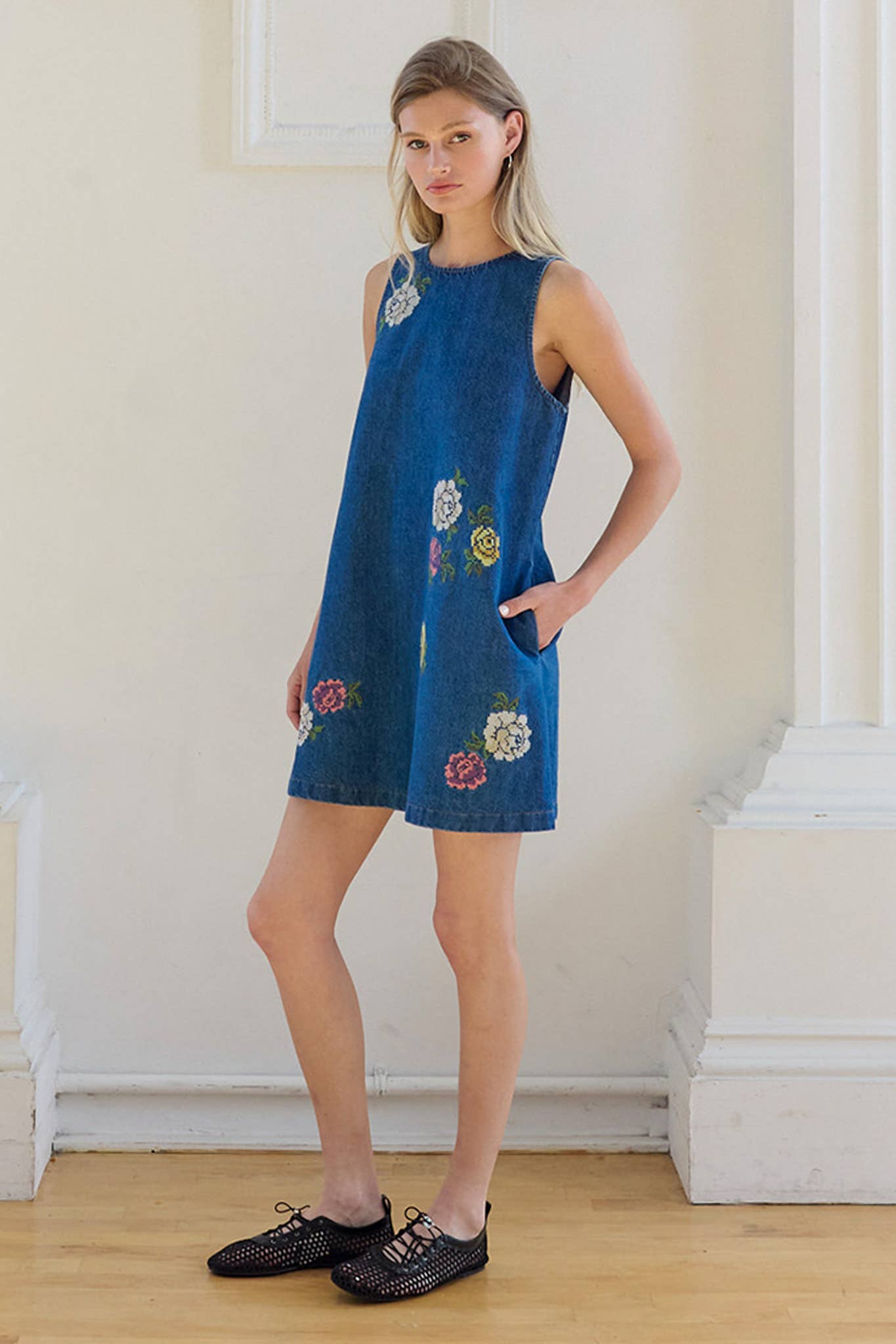 Floral Embroidered Denim Sleeveless Dress: DENIM