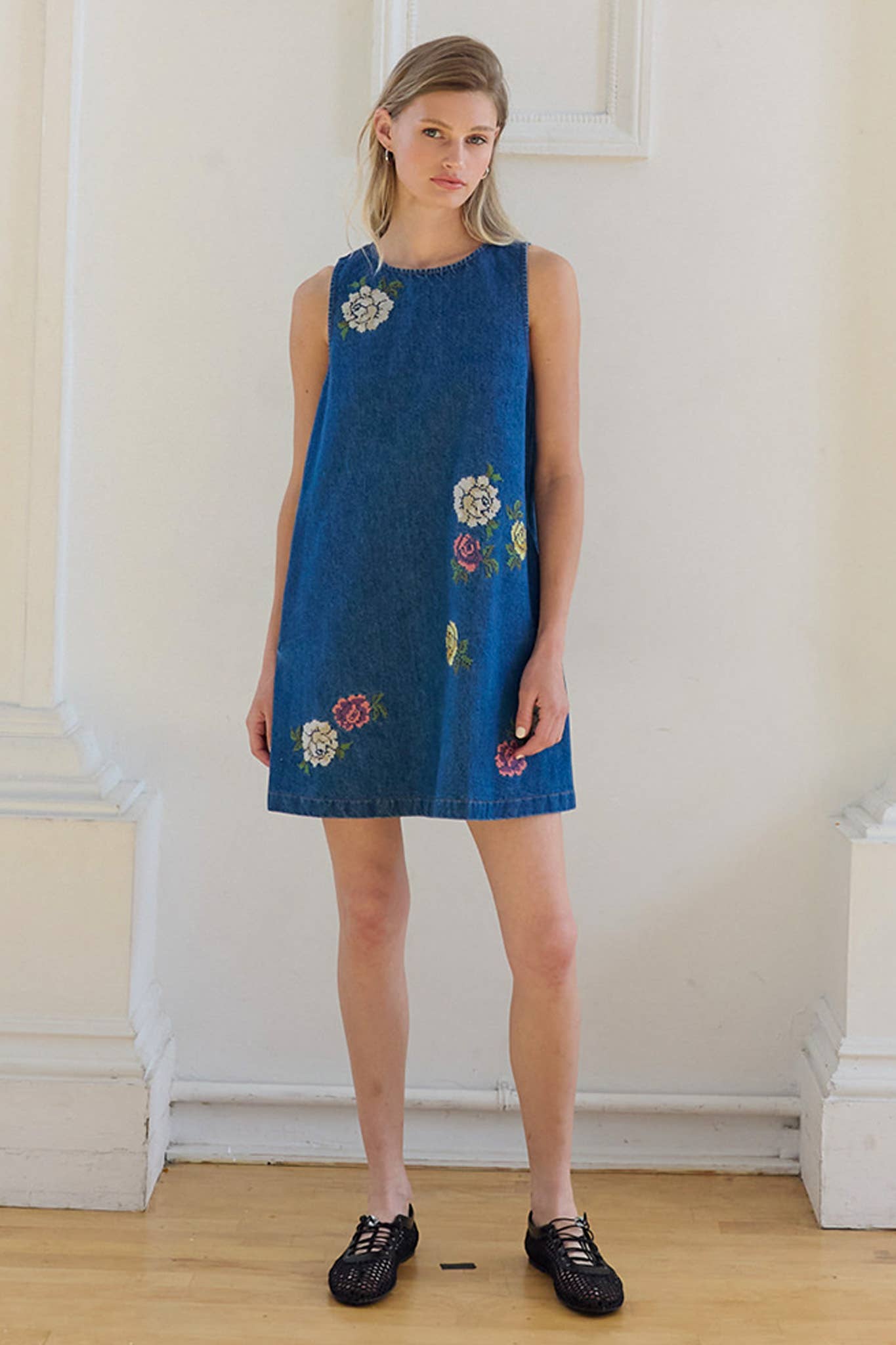 Floral Embroidered Denim Sleeveless Dress: DENIM