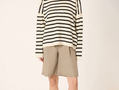 OVERSIZED STRIPPED KNIT SWEATER - Black & White