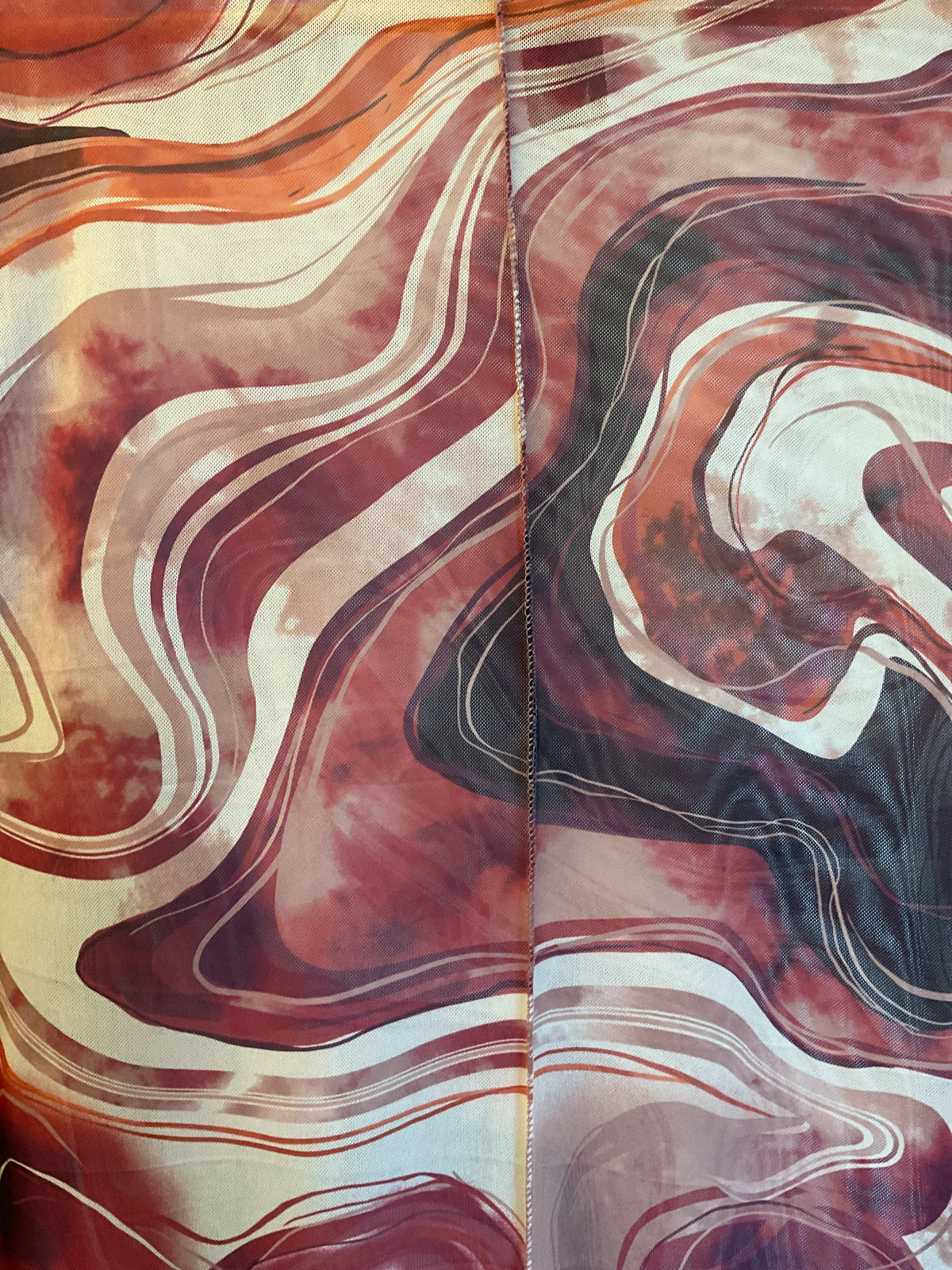 Leonor Aispuro - Mesh Red Swirls