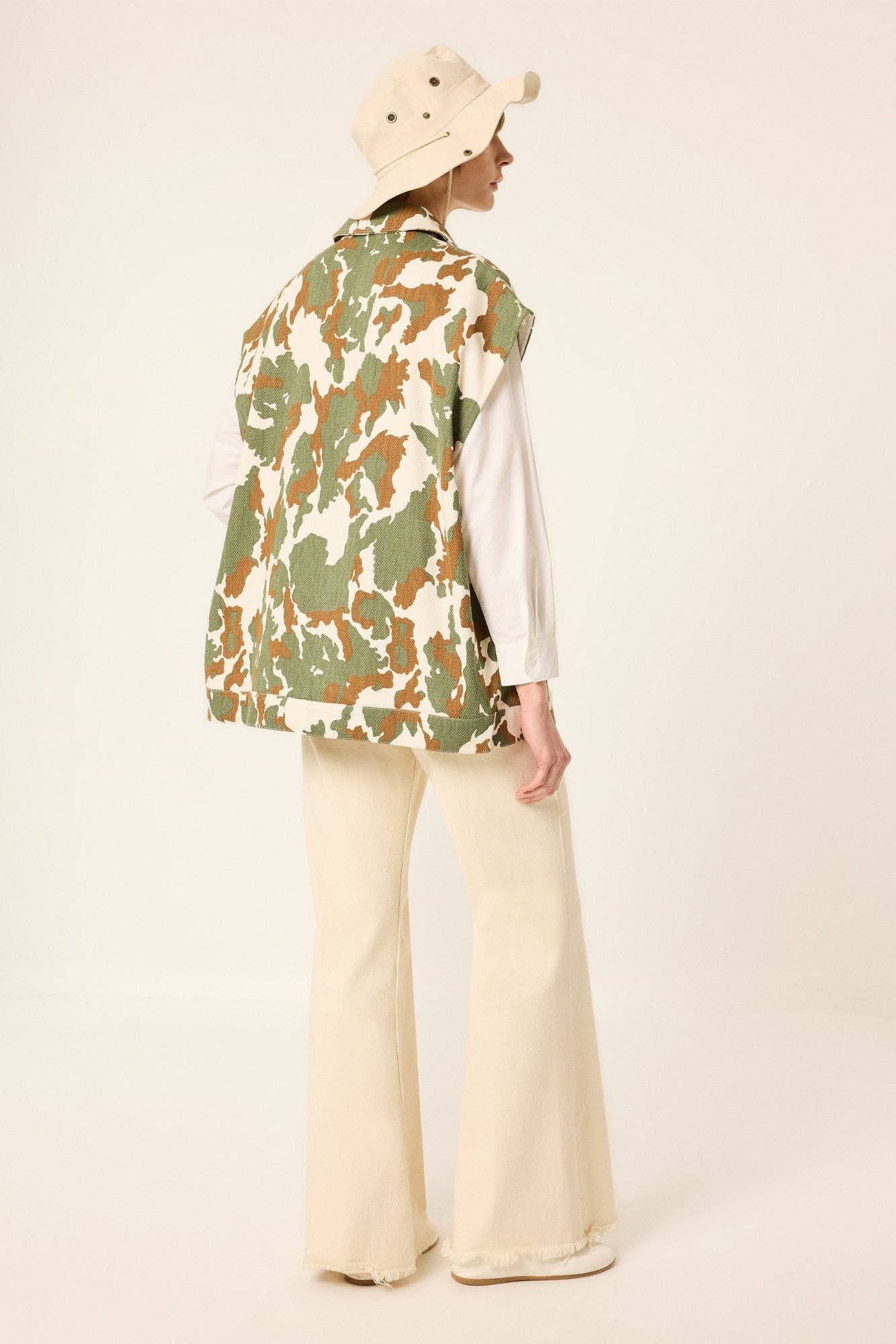 Camouflage Gabardine Utility Vest: Green