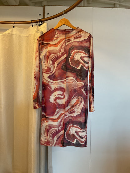 Leonor Aispuro - Mesh Red Swirls