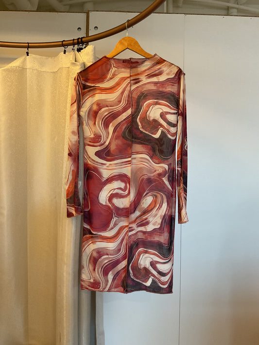 Leonor Aispuro - Mesh Red Swirls