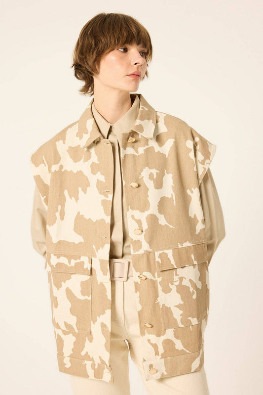 Camouflage Gabardine Utility Vest: Beige