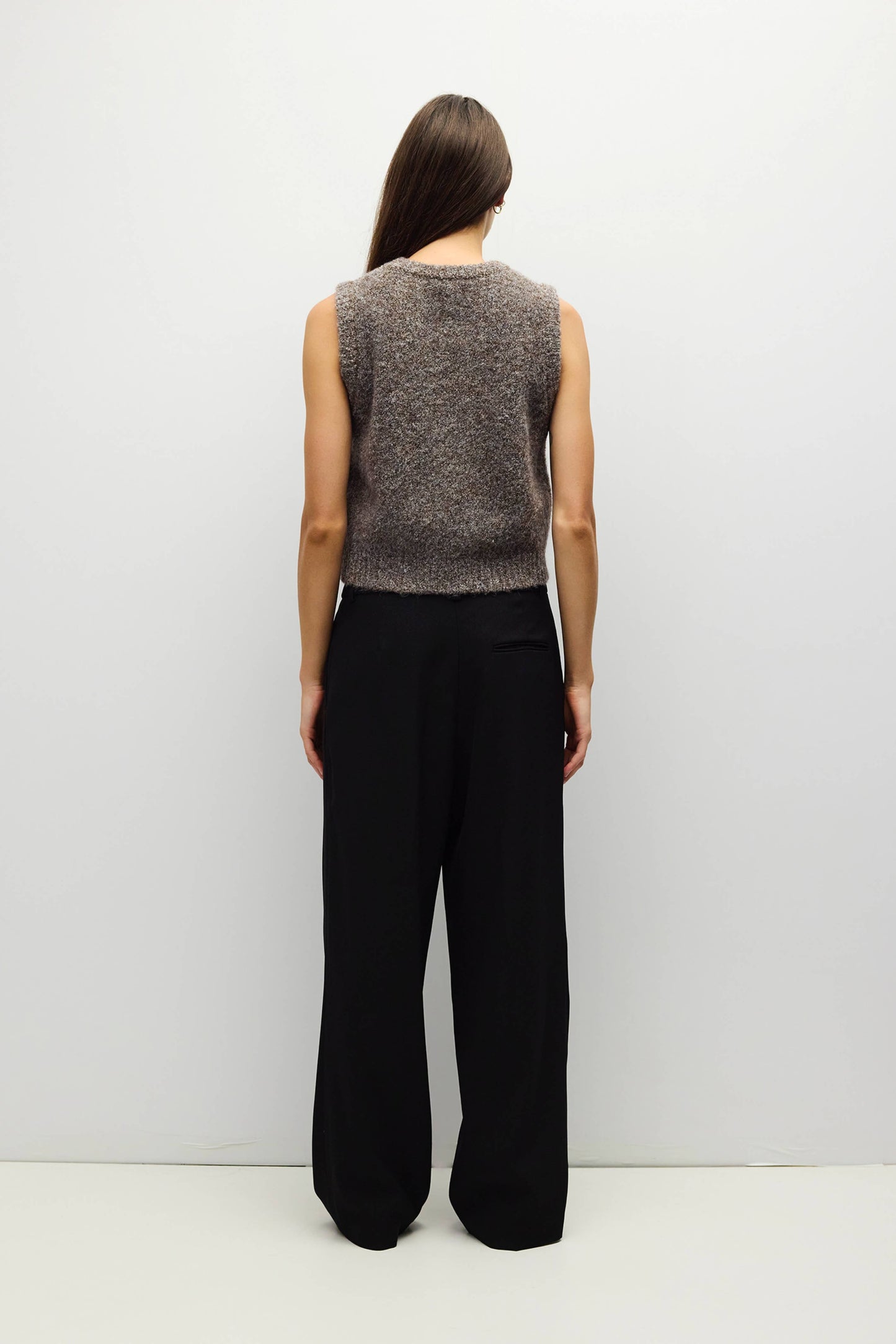 The Skyla Top Boucle Knit Sweater Vest: Brown
