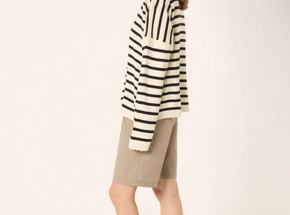 OVERSIZED STRIPPED KNIT SWEATER - Black & White