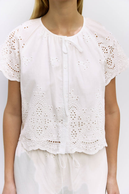 The Mariska Top | Embossed Scallop Edge Blouse: WHITE / LARGE