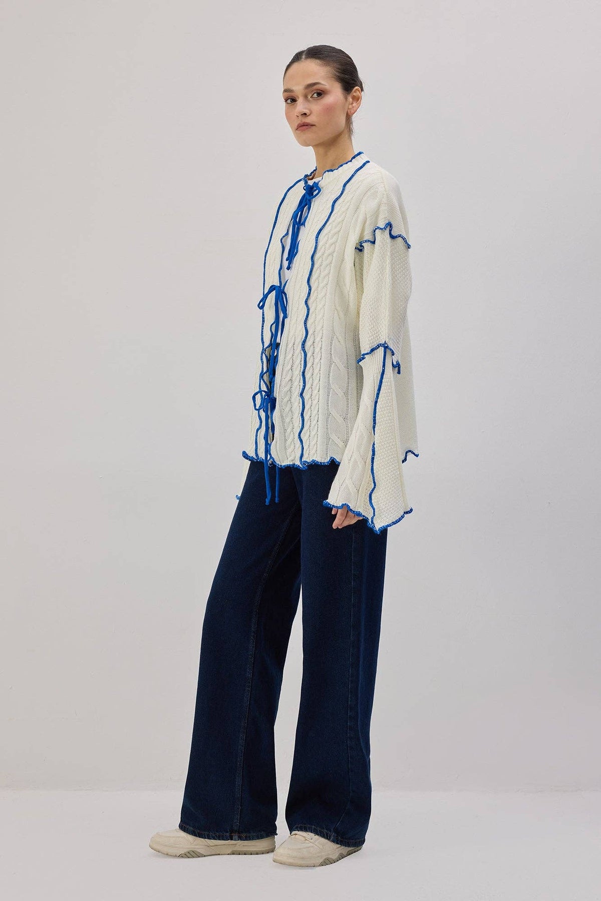 Contrast Trim Knit Cardigan with Tie Front – Statement Cable: Ecru