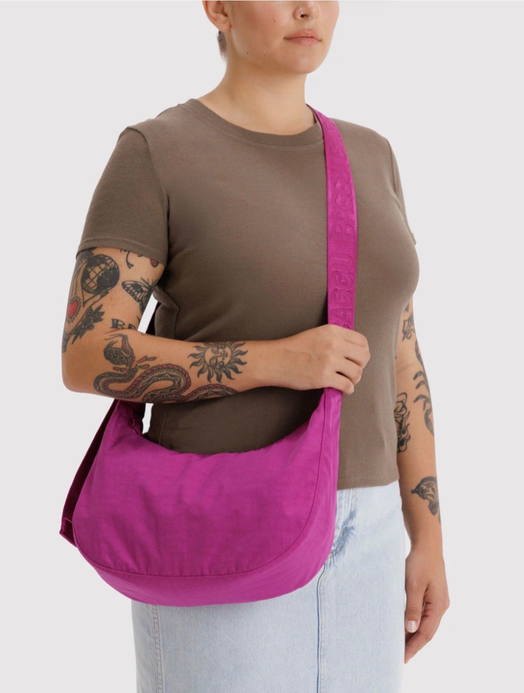 BAGGU Medium Nylon Crescent Bag - Deep Fuchsia