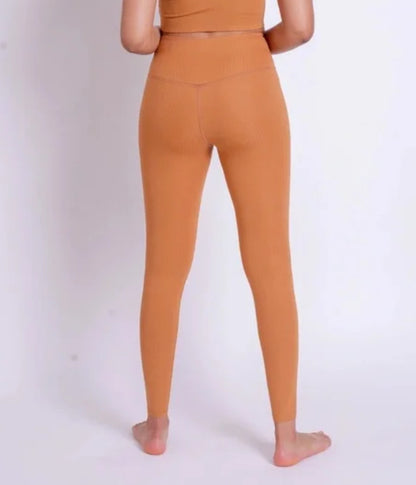 Girlfriend Collective - Ribbed legging in Toffee