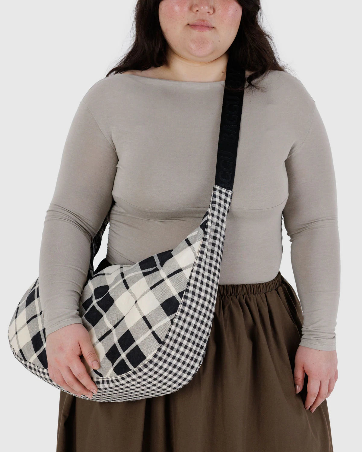 BAGGU Large Nylon Crescent Bag - Mixed Plaid