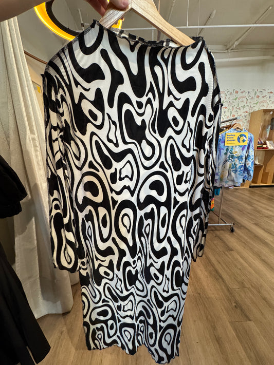 Leonor Aispuro - Black & White Lava Lamp Dress