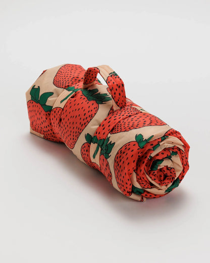 BAGGU Puffy Picnic Blanket - Strawberry