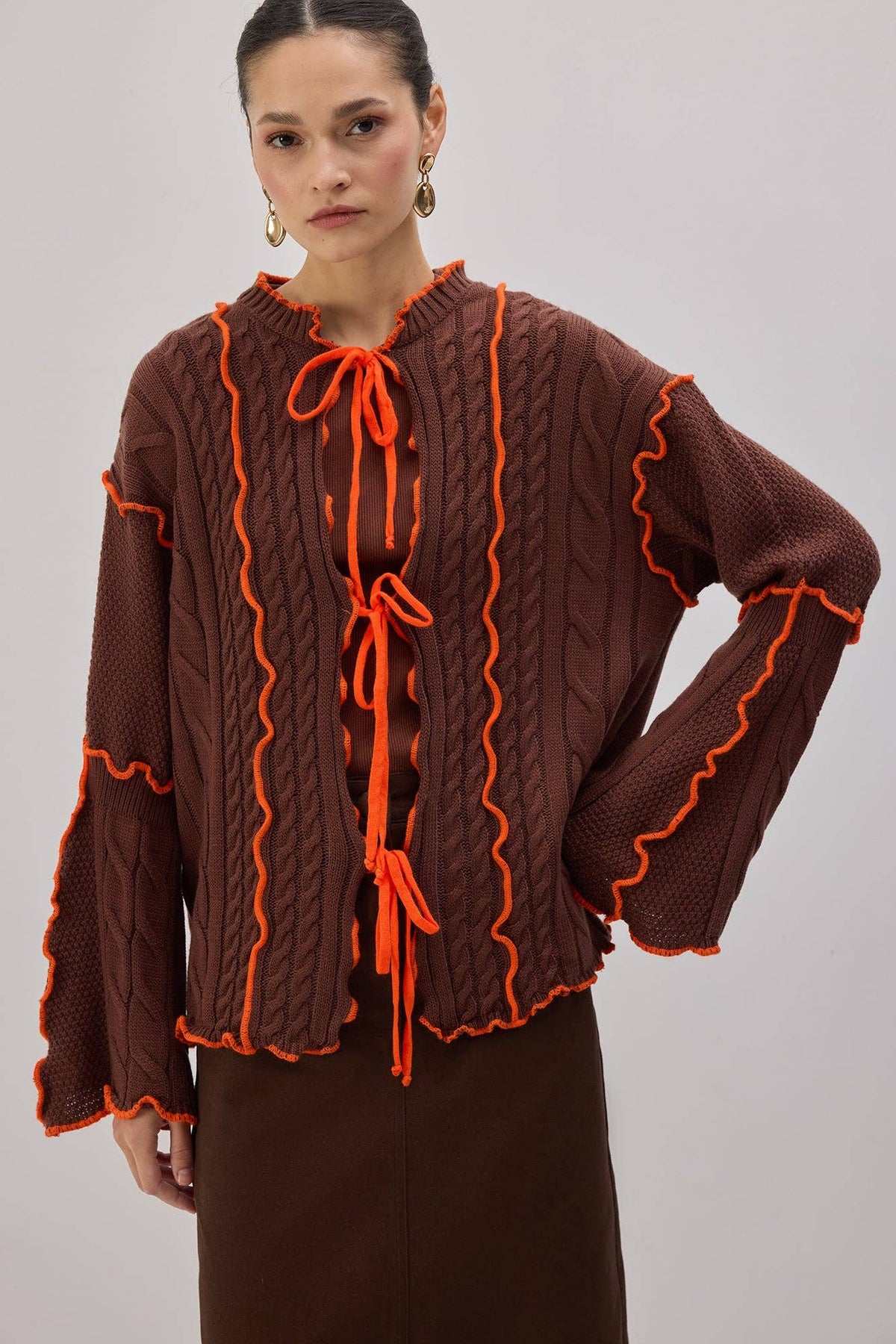 Contrast Trim Knit Cardigan with Tie Front – Statement Cable: Brown / S