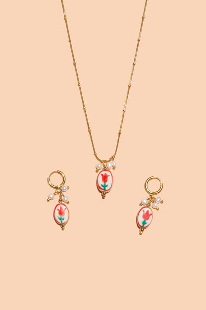 Sweet Tulip Hoop - 18K Gold Plated