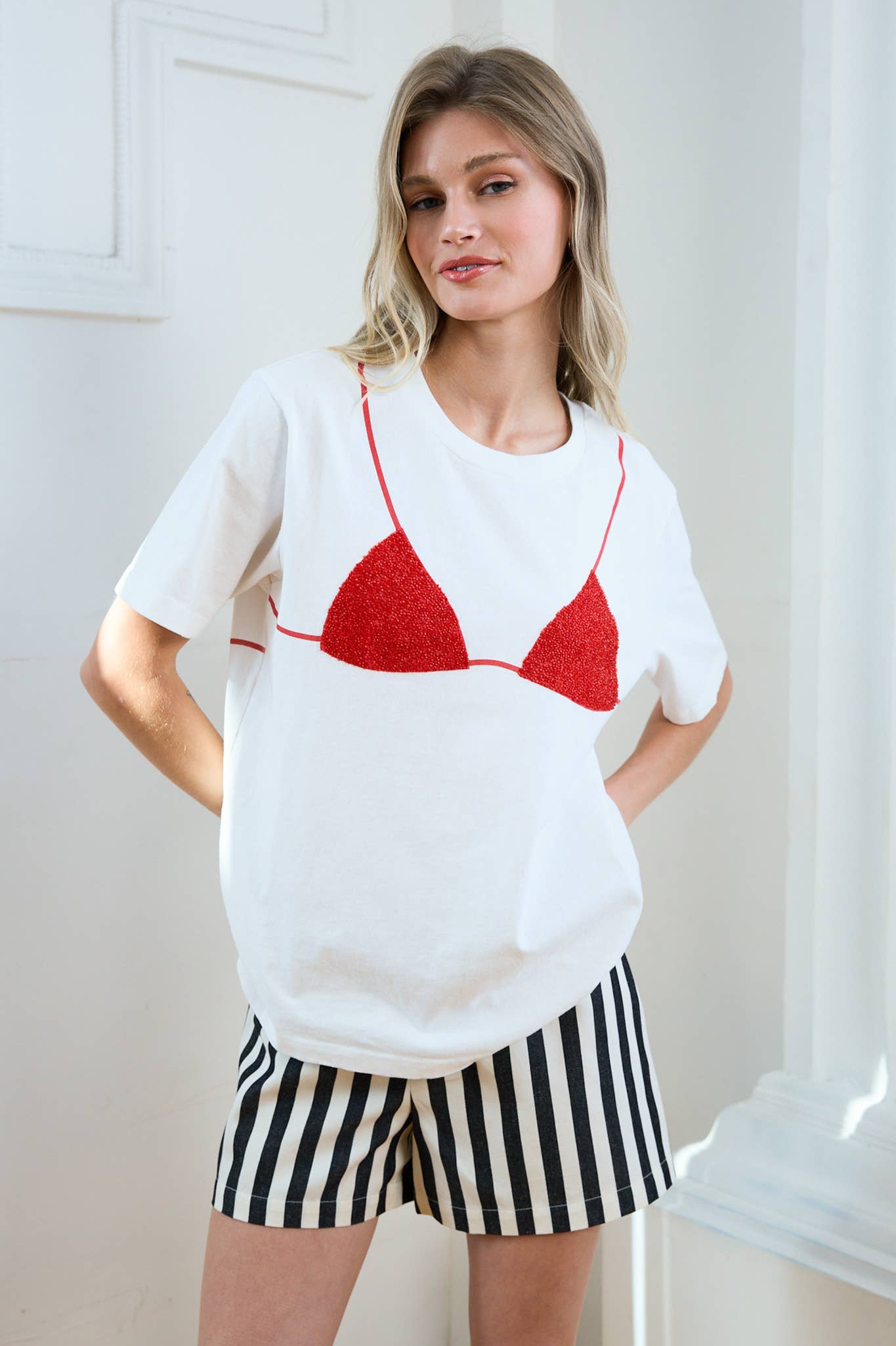 Caviar Print Bikini Graphic Tee: WHITE/RED
