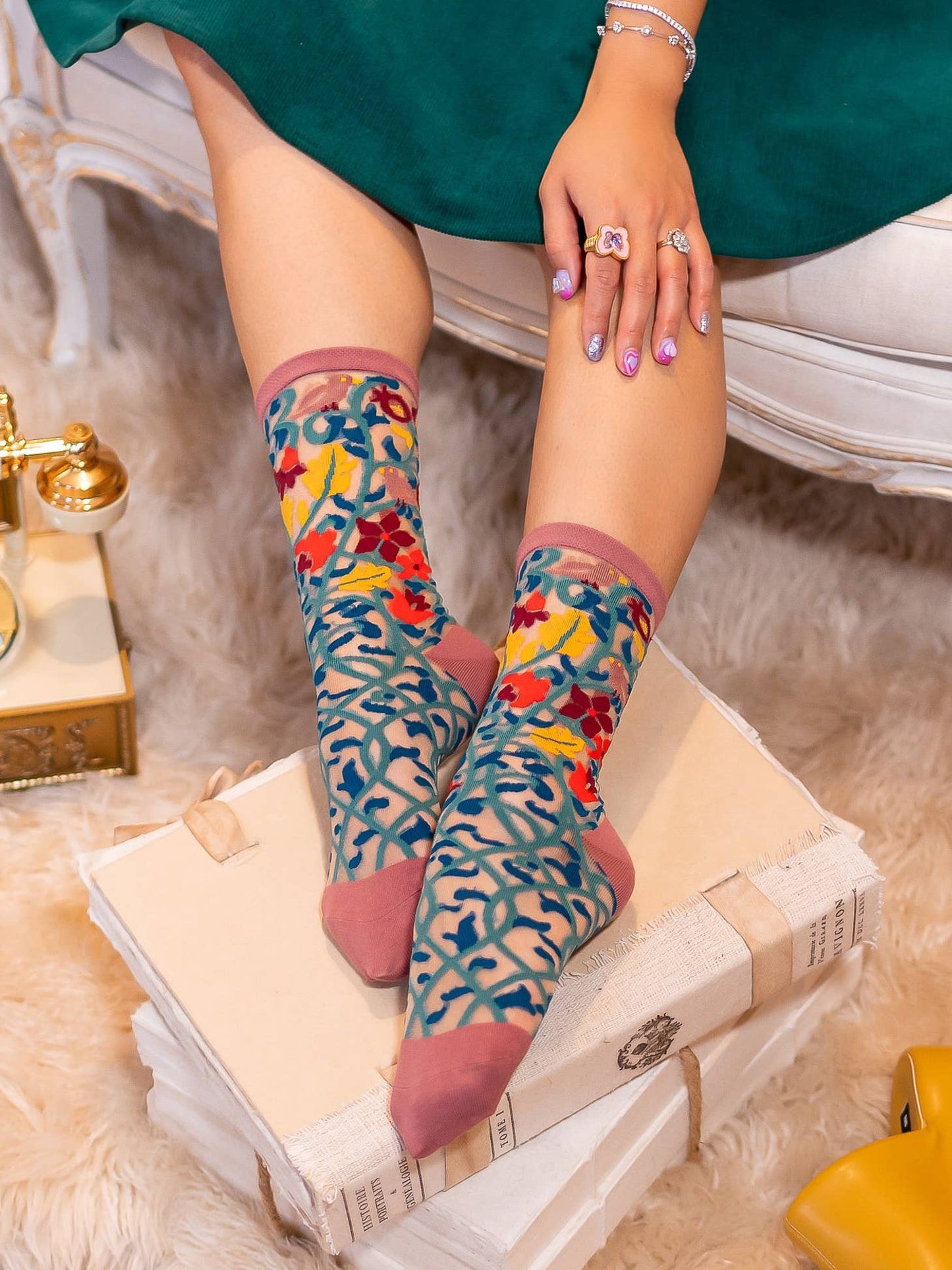 Tapestry Vines Sheer Crew Sock