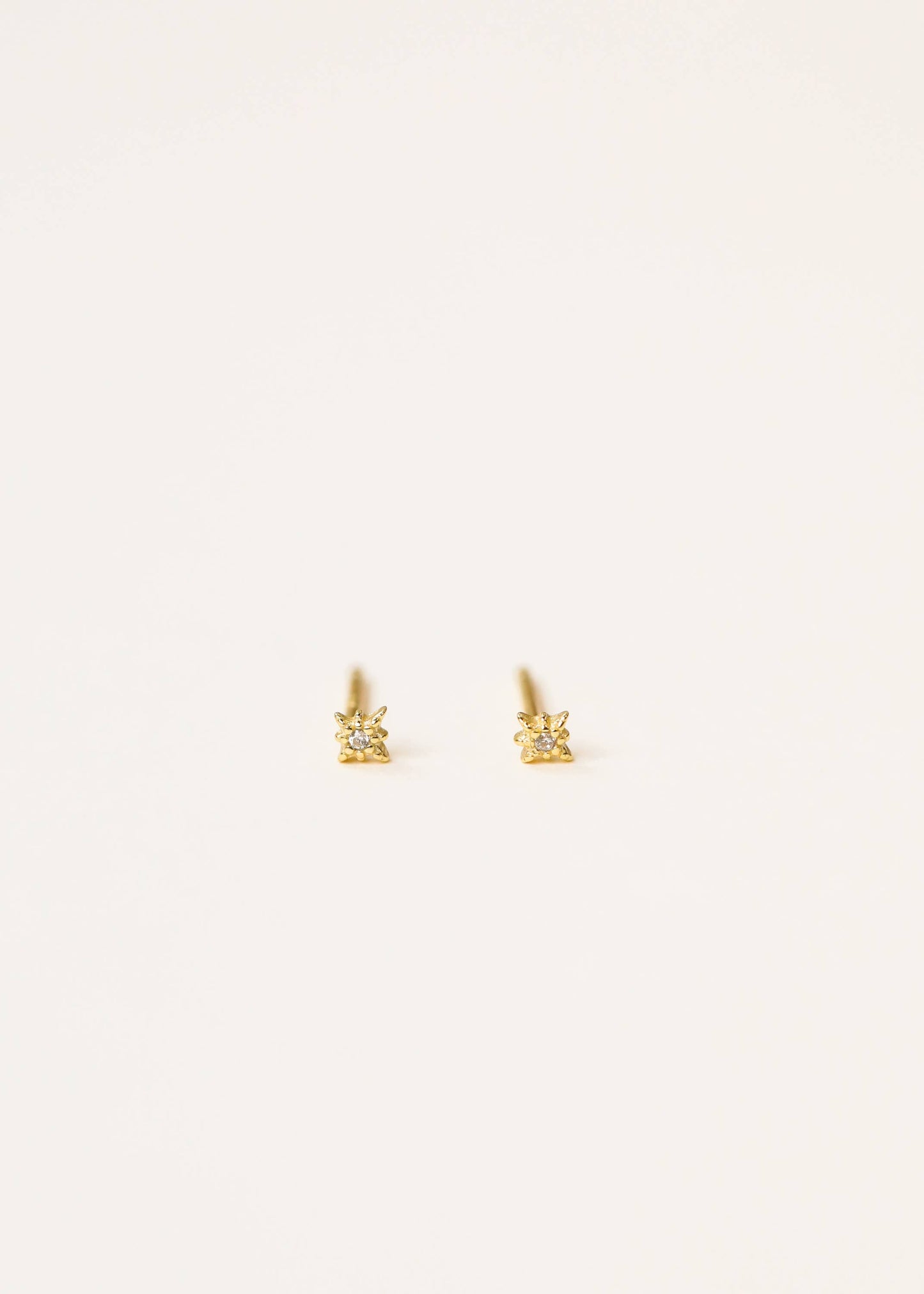 Tiny Stud - Star - Earring