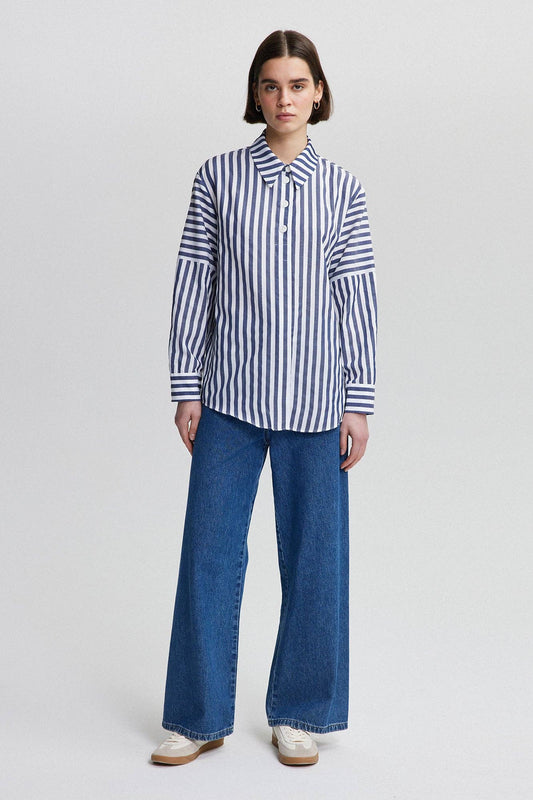 STRIPED SHIRT WITH BUTTON DETAIL: Navy Blue