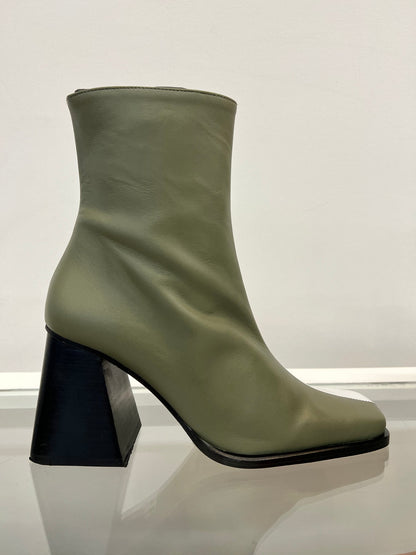 ALOHAS South Bicolor Dusty Olive/White Boot